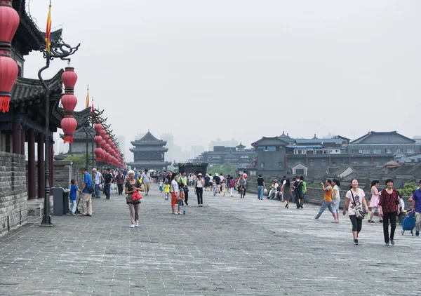 Août 2015 Xian Chine Touristes Chinois Faisant Vélo Marchant Sur — Photo
