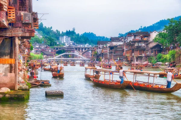 Fenghuang Cina Settembre 2015 Barche Turistiche Che Viaggiano Massa Sul — Foto Stock