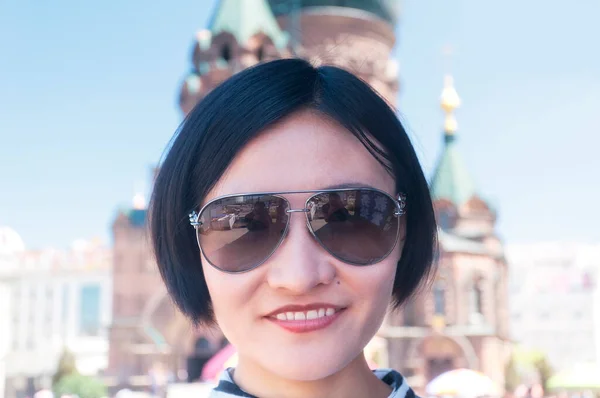 Chinese Woman Wearing Sunglasses Standing Front Saint Sophia Cathedral Harbin — 스톡 사진