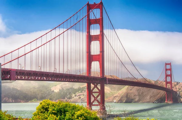 Iconic Golden Gate Bridge Marin Hills Background Blue Sky San — Stock Photo, Image
