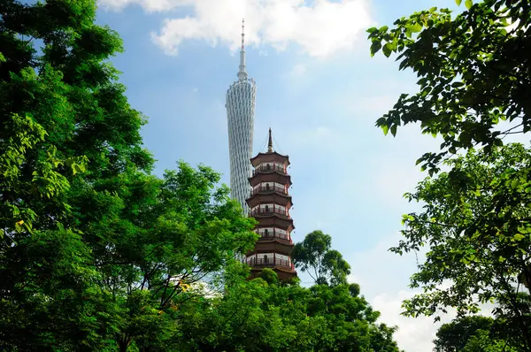 Torre Del Cantón Pagoda Chigang Elevan Alrededor Pequeño Parque Distrito — Foto de Stock