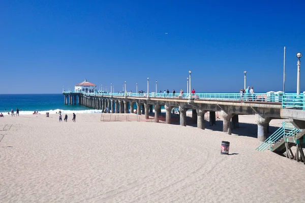 September 2016 Manhattan Beach California People Walking Landmark Manhattan Beach — Stockfoto