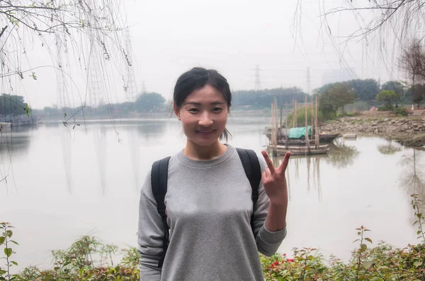 Happy Chinese Woman Standing Zhujiang River Background Huangpu Scenic Area — Stockfoto