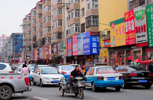 March 2017 Zhaodong China Crowded Streets Taxis Cars City Zhaodong — Fotografia de Stock