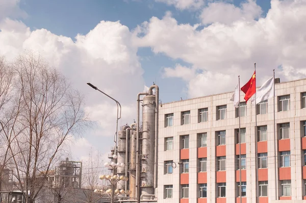 Main Building Chinese Factory Storage Tanks City Zhaodong China Heilongjiang — Foto de Stock