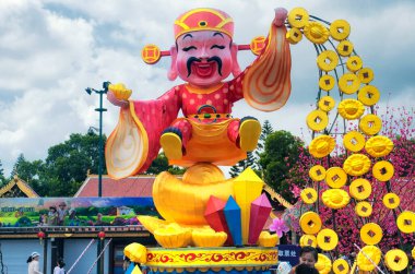 4 Nisan 2018. Shenzhen, Çin. Çin halk kültürü karakteri gibi bir çizgi film. Çin 'in Shenzhen şehrindeki deniz aşırı bir köyün manzaralı alanı..