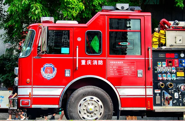 Chongqing China Junio 2018 Camión Bomberos Rojo China Estacionado Fuera — Foto de Stock
