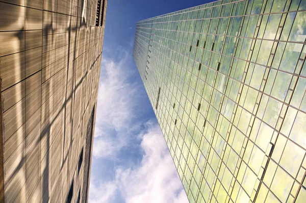 Modern Glass Building Exteriors Reflecting Sunlight Sky Windows Sunny Day — Photo