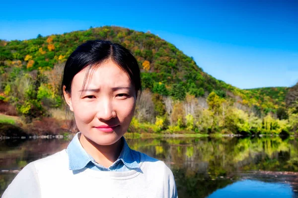 Chinese Woman Looking Camera Hills Sharon Connecticut Autumn Houstonic River — 스톡 사진