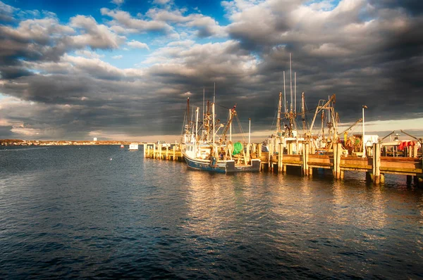 Varios Barcos Atracaron Muelle Macmillan Provincetown Massachusetts Cape Cod Bay —  Fotos de Stock