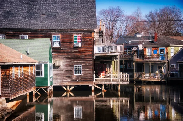 Diverse Houten Gebouwen Boven Water Schilderachtige Stad Kennebunkport Maine York — Stockfoto