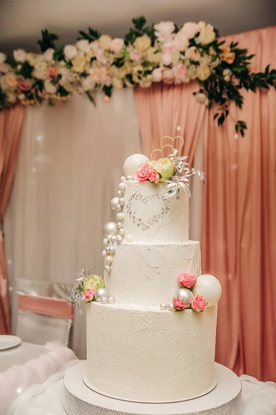 Білий Класичний Весільний Торт Три Шари — стокове фото
