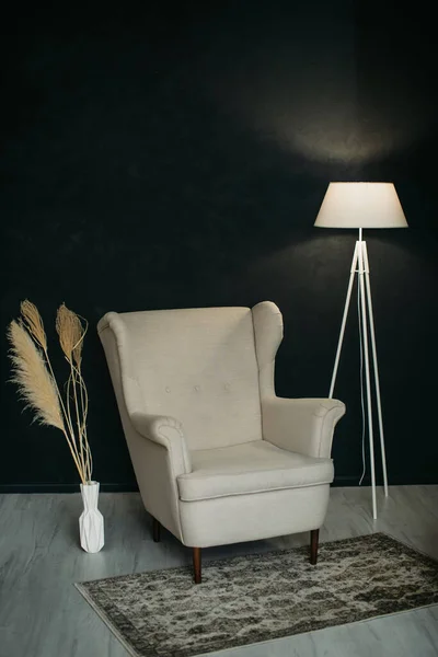 Black Room Armchair Table Lamp Flowers — 스톡 사진