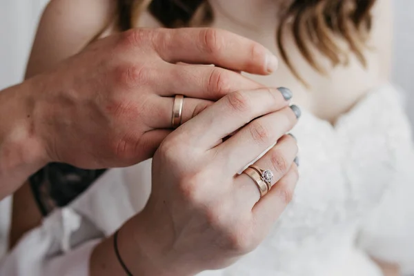 Hands Lovers Wedding Rings — Stockfoto