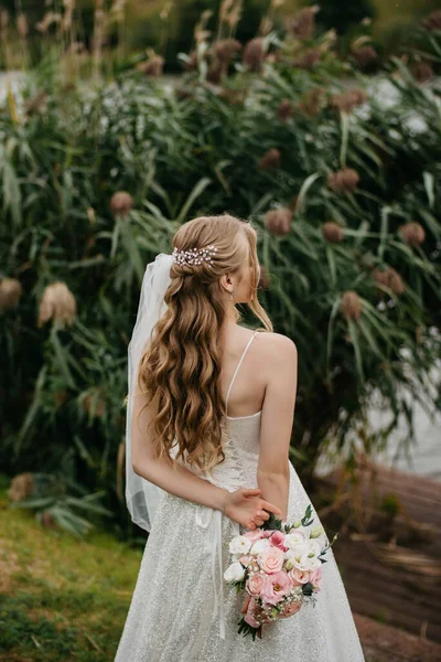 Stijlvolle Krullen Blond Haar — Stockfoto