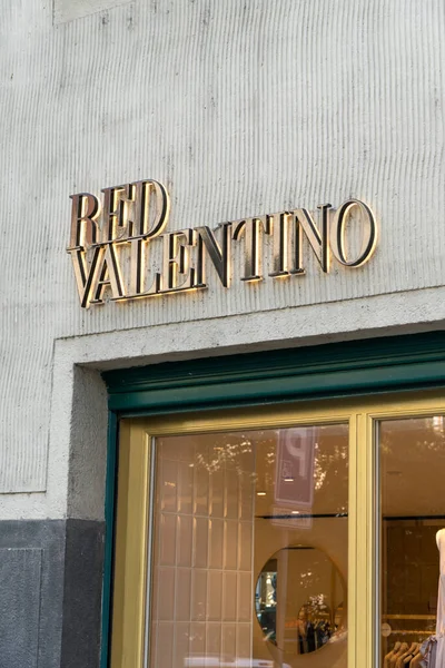 프라하 공화국 2020 이탈리아의 상징적 하우스의 발렌티노에 스토어 Red Romantic — 스톡 사진
