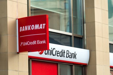 Prag, Çek Cumhuriyeti - 22 Temmuz 2020: UniCredit Bank Çek Cumhuriyeti ve Slovakya, Çek ve Slovak bankaları Prag merkezli. Banka, İtalya merkezli UniCredit Group 'un bir yan kuruluşuydu.