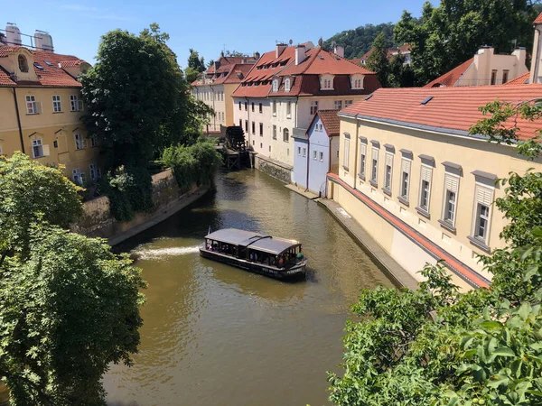 Cruzeiro Barco Pelo Centro Praga Rio Vltava — Fotografia de Stock