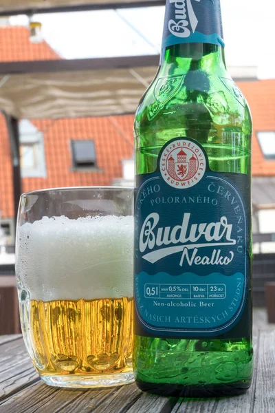 Praga República Checa Julio 2020 Budweiser Budvar Botella Cerveza Cerveza — Foto de Stock