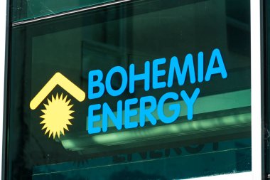 Prag, Çek Cumhuriyeti - 24 Temmuz 2020: Bohemya Enerji Sancağı, Çek enerji tedarikçisi