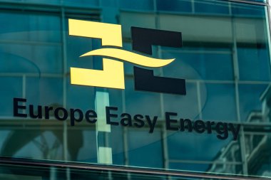 Prag, Çek Cumhuriyeti - 24 Temmuz 2020: Avrupa 'nın imzası Kolay Enerji, Son Duruş tedarikçisi (DPI)