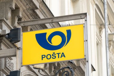 Prag, Çek Cumhuriyeti - 24 Temmuz 2020: Çek Cumhuriyeti devlet posta şirketi Çek Posta Sancağı (Ceska Posta)