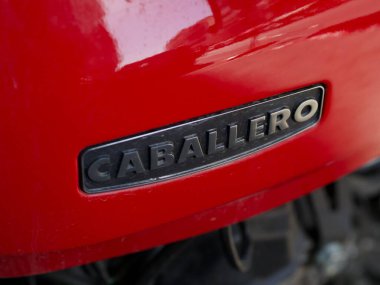 Roma, İtalya - 14 Mayıs 2022: Fantic Caballero motosikleti. Fantic Motor, İtalyan motosiklet üreticisi.