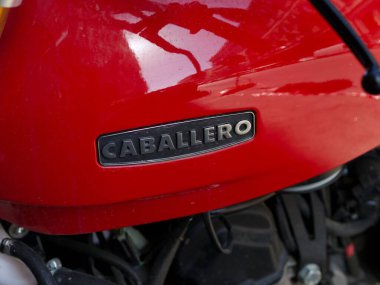 Roma, İtalya - 14 Mayıs 2022: Fantic Caballero motosikleti. Fantic Motor, İtalyan motosiklet üreticisi.