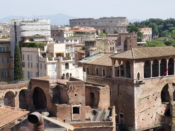 ローマの街並み ローマの屋根の上の景色 — ストック写真