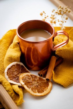 Portakal aromalı kapuçino.