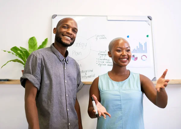 Two Black Coworkers Give Presentation Office Whiteboard High Quality Photo — Foto Stock