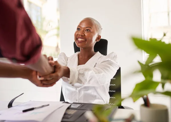 Black Woman Gives Double Handed Handshake Client Sitting Office Desk — Stock Photo, Image