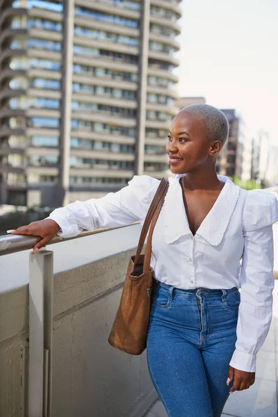 Young Black Woman Arrives Office City High Quality Photo — Stockfoto