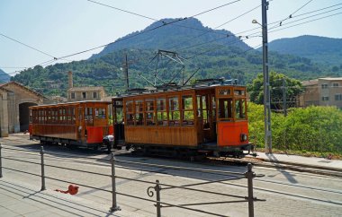 SOLLER, MALLORCA, İSPAN - 18 Haziran 2022: Soller Station Mallorca İspanya 'da klasik Soller Tramvayı
