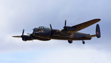 Küçük Gransden, CAMBRIDGESHIRE, İngiltere - 28 Ağustos 2022: 2. Dünya Savaşı Avro Lancaster ağır bombardıman uçağı.