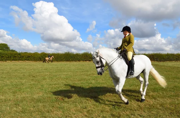 Great Gransden Cambrideshire England September 2022 Women Riding Ponies Field — 图库照片