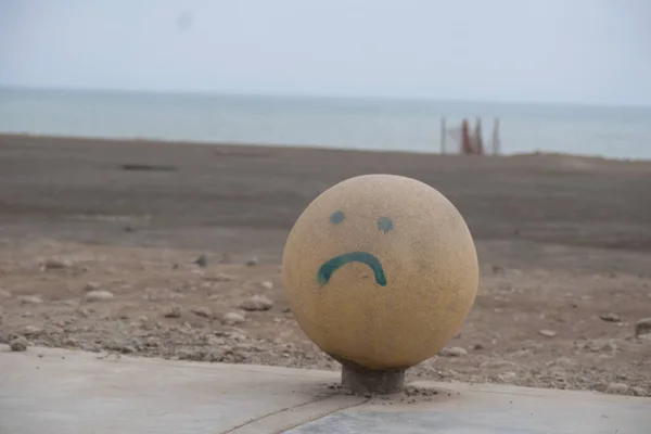 Ledsna Klippor Stranden — Stockfoto