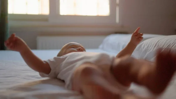 Baby White Lies Bed Jerks Its Legs High Quality Footage — Zdjęcie stockowe