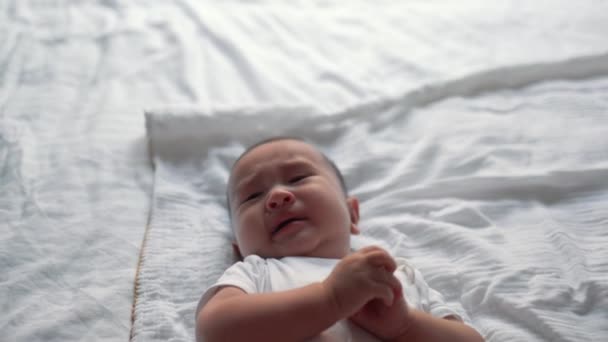 Little Baby Crying Bed High Quality Footage — Stockvideo