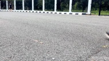 Palembang 'ta spor salonunda koşan insanların görüntüleri.