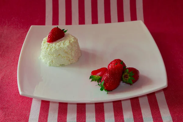 Десерт Творога Клубникой Здоровый Завтрак — стоковое фото