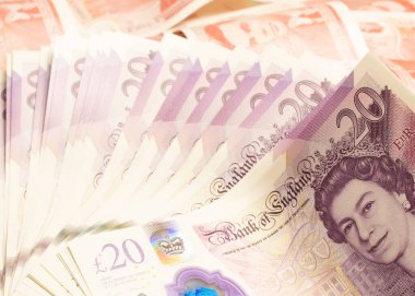 Yeni plastik İngiliz sterlini, yakın plan, nakit.