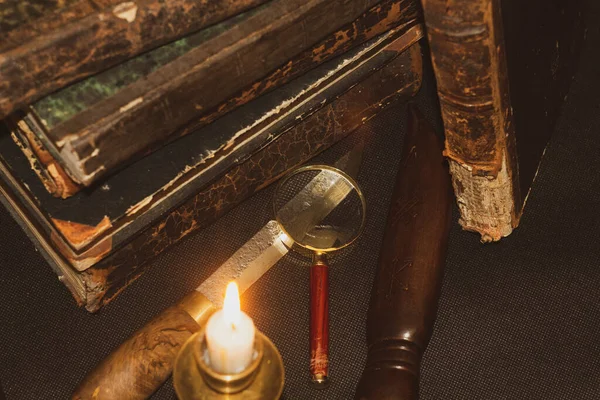 테이블 촛불로 돋보기 — 스톡 사진