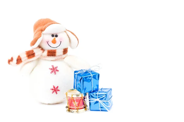 Karácsonyi Jelenet Játékokkal Ajándékokkal Csillogó Tinsel Dekorációk — Stock Fotó