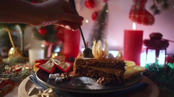 Hand Try Choco Cocoa Cake Walnut Creme New Year Eve — Vídeo de stock