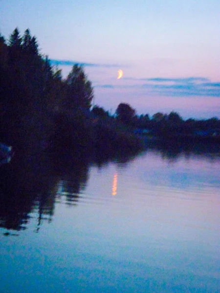 Księżyc Nad Jeziorem Nocy — Zdjęcie stockowe