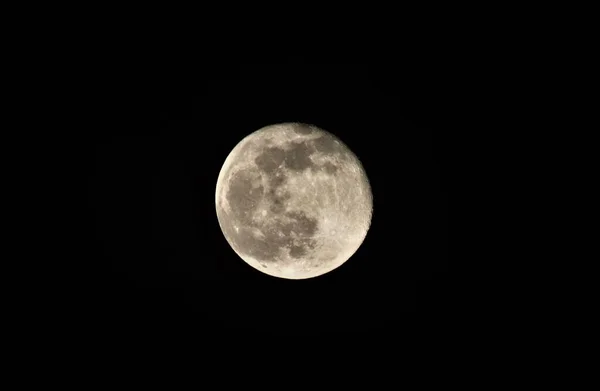 Luna Contra Cielo Nocturno —  Fotos de Stock