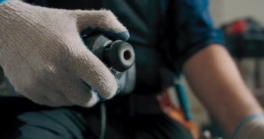 Fayanslara karşı çekiç matkabı.