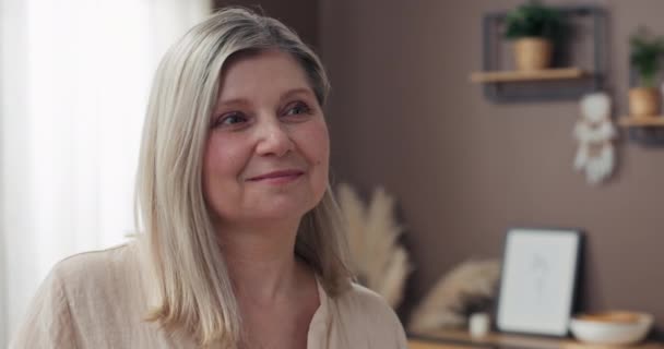 Elderly Woman Opens Door Her Daughter Smile Welcomes Her Meeting — Stock Video