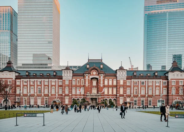 Tokyo istasyonu, Japonya, metropol istasyonu, Tokyo 'da gün batımı